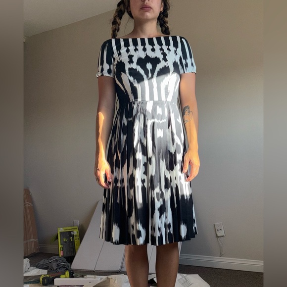 Dress - Picture 2 of 16